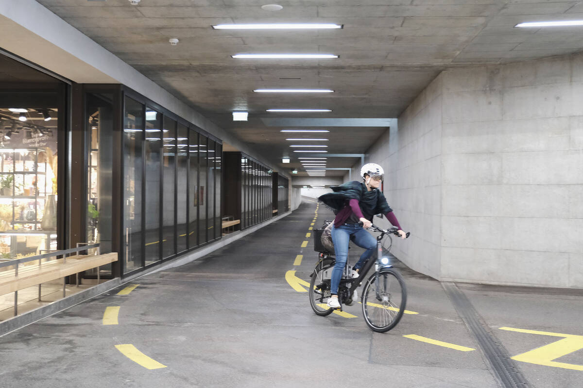 Preisgekrönte Velo­unterführung beim Bahnhofplatz.