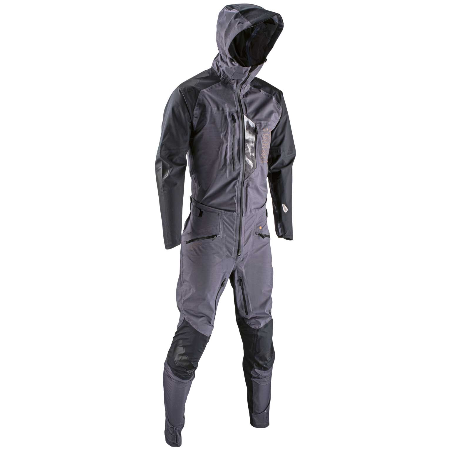 Overall trotzt Wind und Regen: Einen Einteiler zu tragen, ist nicht jedermanns/­jederfraus Sache. Der MTB HydraDri 3.0 Mono Suit ist es dennoch wert, genauer unter die Lupe genommen zu werden. Hergestellt ist er aus Leatts patentem dreilagigen, atmungsaktivem HydraDri-Material und DWR-imprägniert. Die Ride-Adaptive-Kapuze, ihr Name sagt’s, kann in vier verschiedenen Kombi­nationen getragen werden. Das Hosenträger-System ermöglicht, die Jacke um die Taille herum zu tragen, wenn der Aufstieg schweisstreibend ist. Der interne Hüftgurt kann mit einer Hand verstellt werden. Weitere Merkmale: YKK-Aquagard-Reissverschlüsse, anpassbare Beinabschlüsse sowie Schulter-Aufnäher, damit der Rucksack bei Nässe nicht verrutscht. Ab Fr. 349.–, über intercycle.com