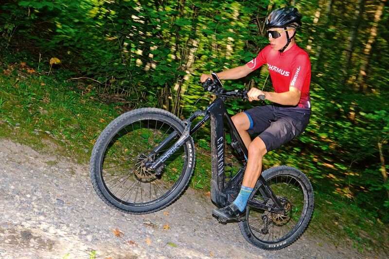 Das Canyon sieht auch im dritten Jahr noch tadellos aus und wird nicht geschont. Es lief bisher anstandslos. Das Einzige, was stört, sind die Knarzgeräusche, wenn der Carbon-Hinterbau einfedert.